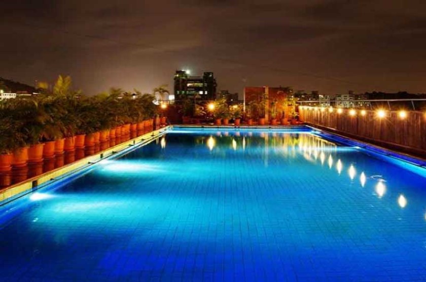 Rooftop photo 6 thumbnail
