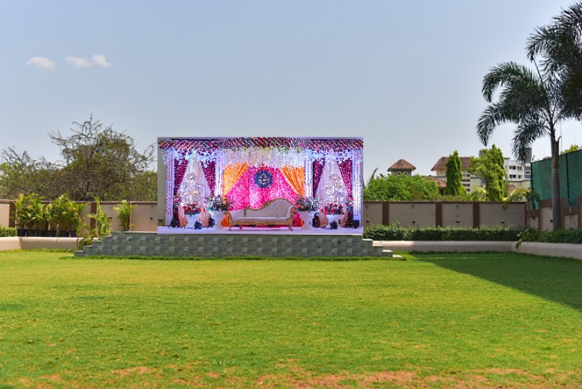 Green Aura Lawn
