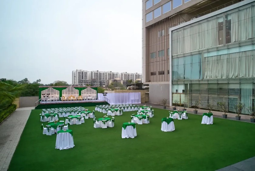 Vatika Lawn photo 2 thumbnail