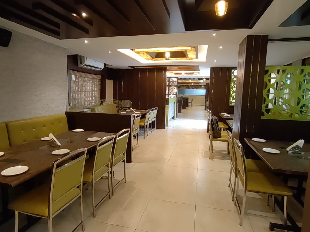 Sanket Inn Garden Restaurant photo 3 thumbnail