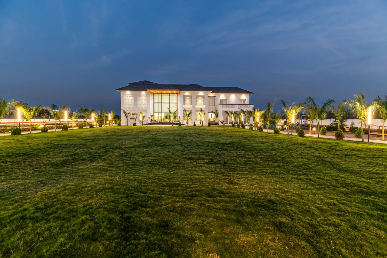 Vatika Lawn
